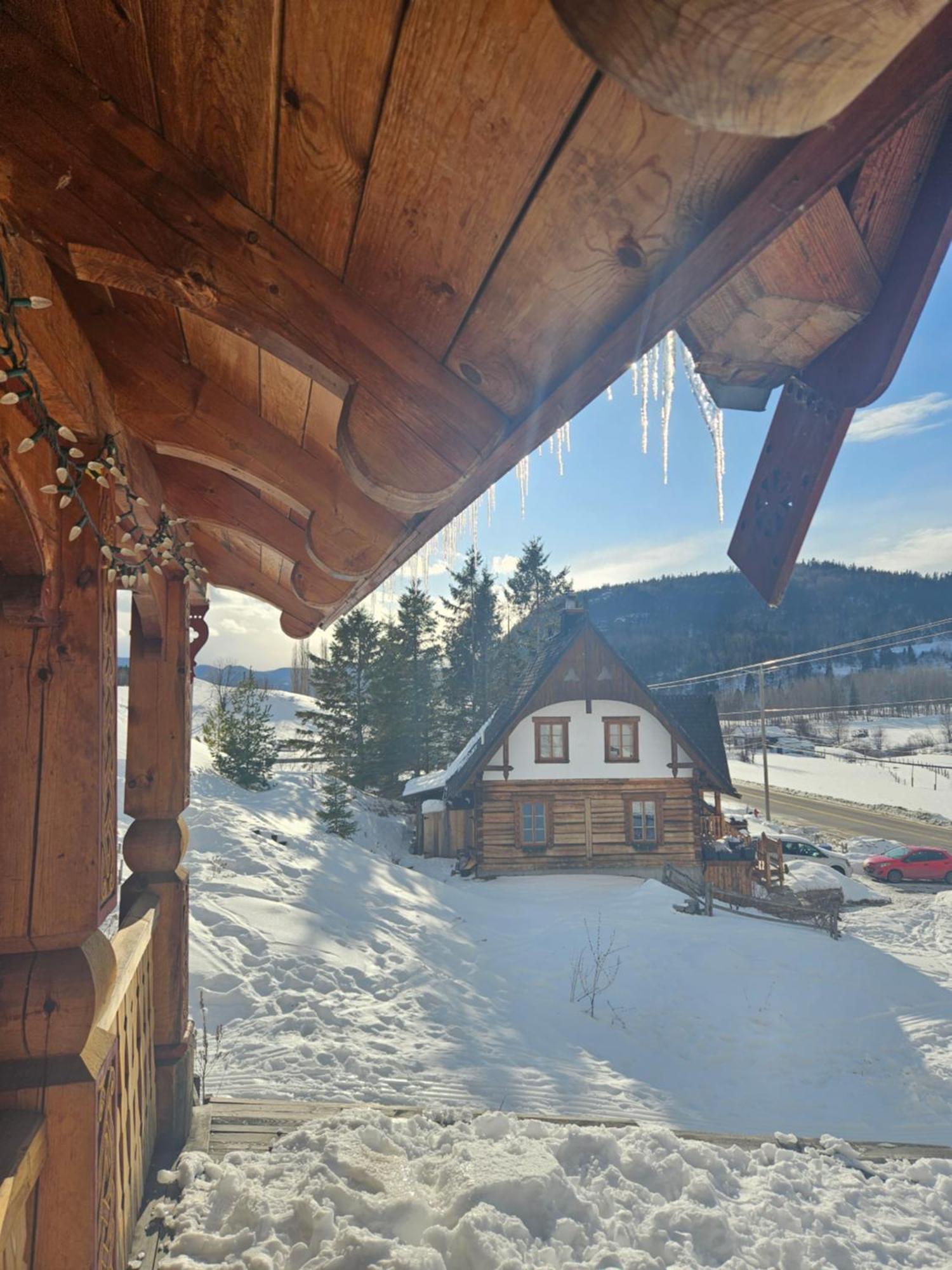 Le Repaire Viking Bed & Breakfast แซ็งต์-โรส-ดู-นอร์ ภายนอก รูปภาพ